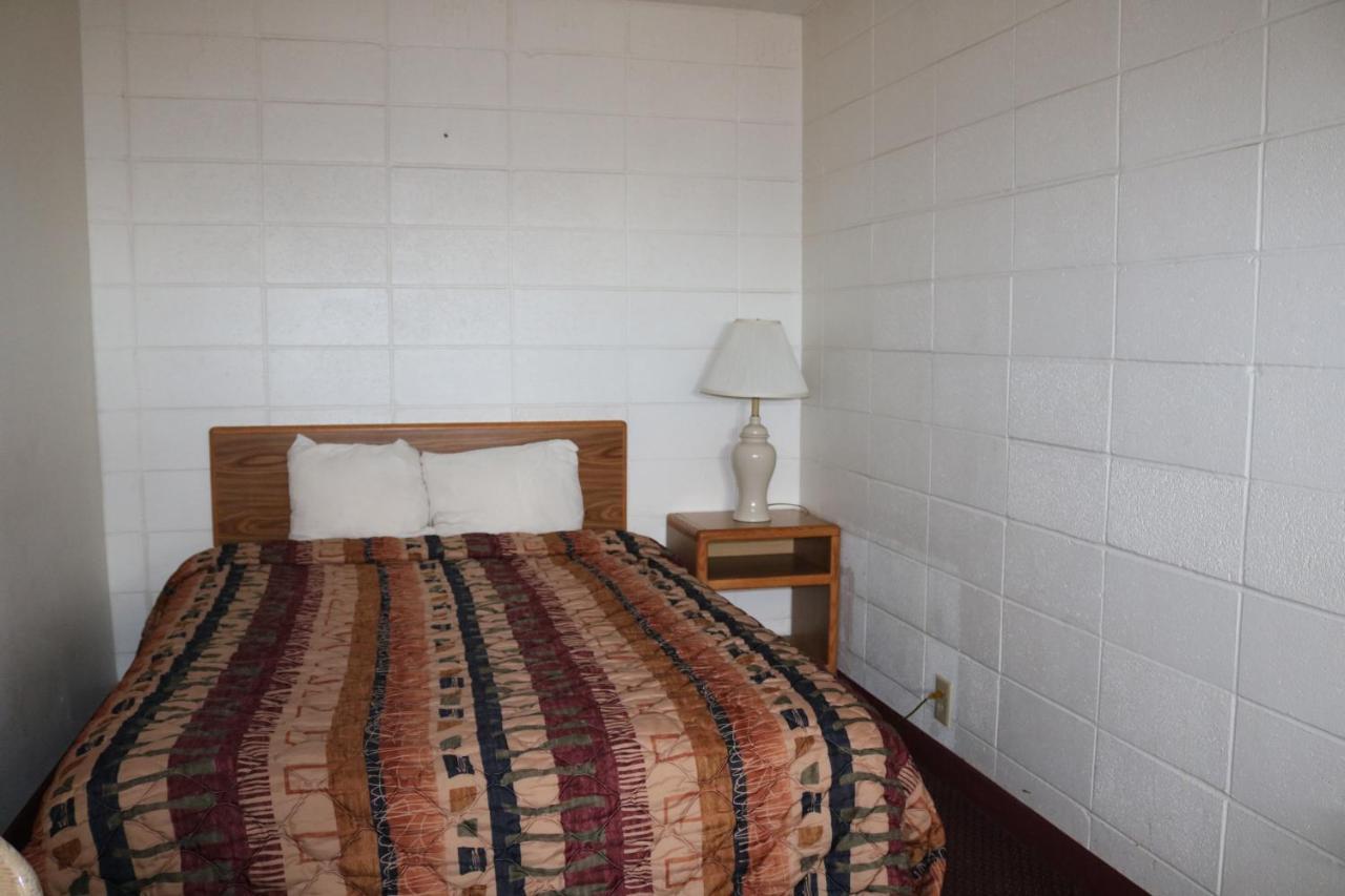 Dakota Inn Huron エクステリア 写真
